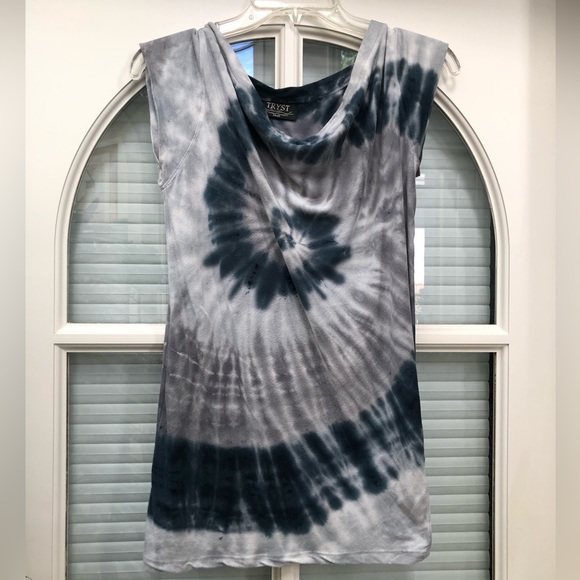 💙🩵🩶 Blue and Charcoal Grey Tie-Dye Top. - Picture 3 of 4